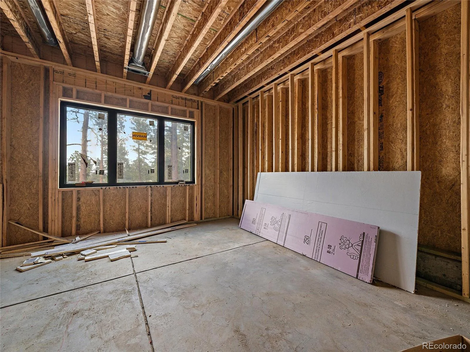 08292026005916 1600 33