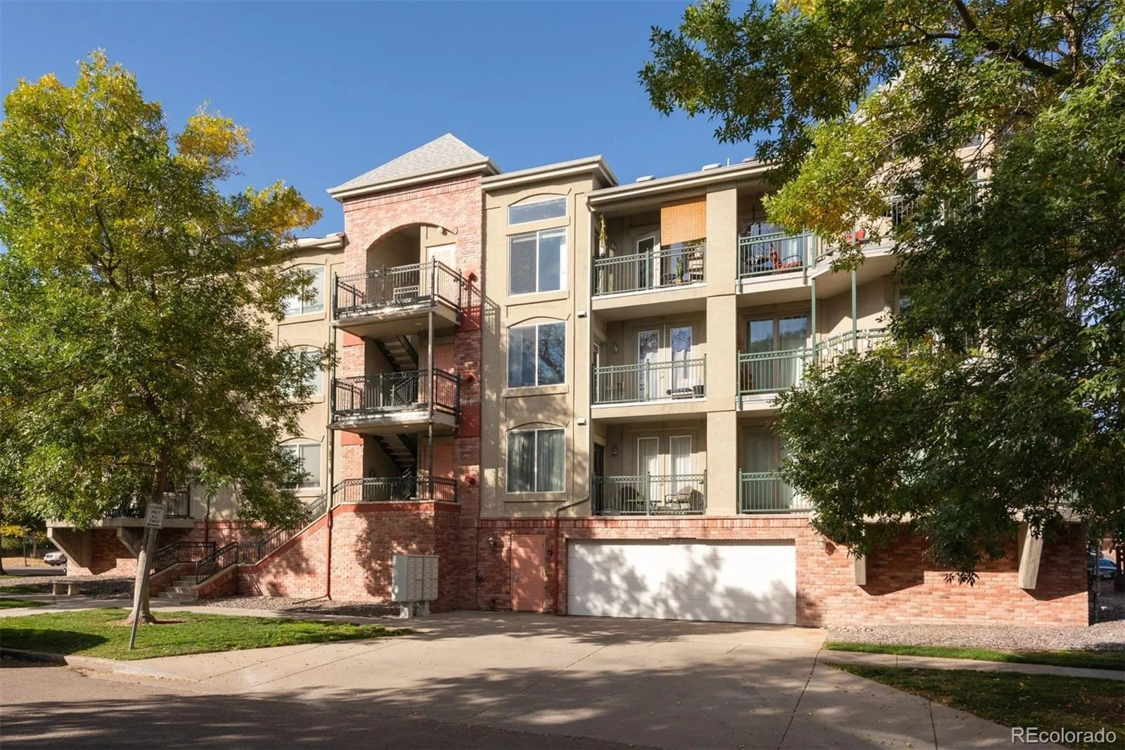 1705 Gaylord Street #307 Denver CO 80206 MLS #REC6189002 06252026000632 1600 29