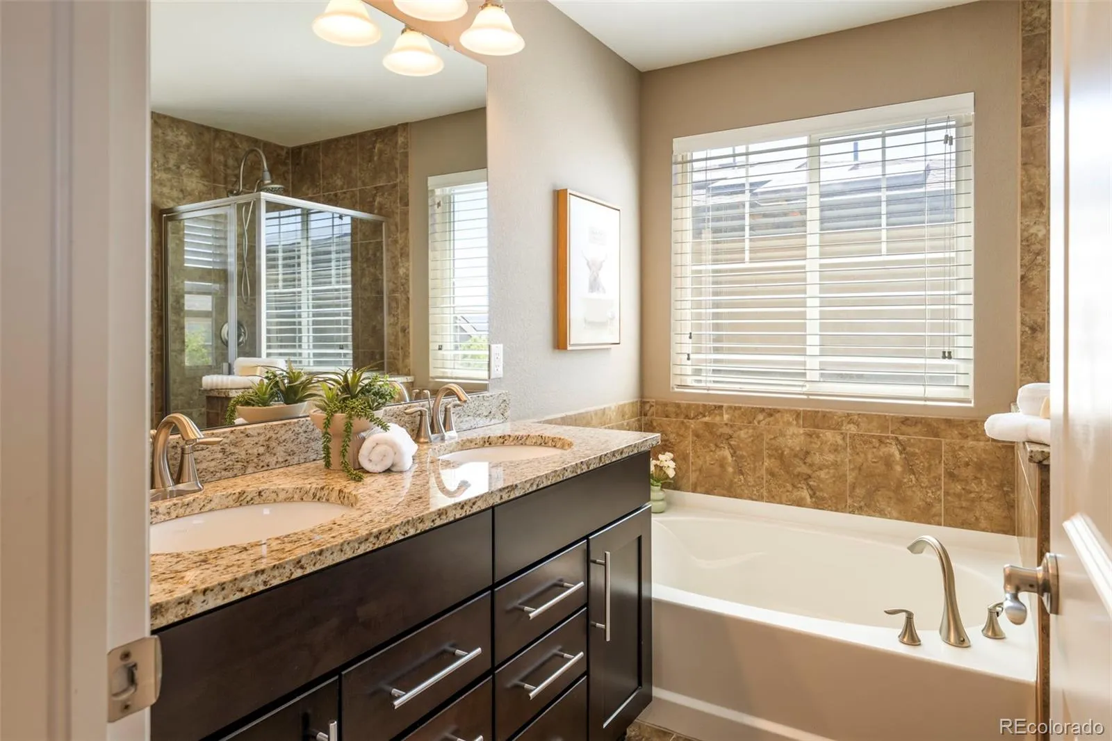 11045 E 28th Place Denver CO 80238 MLS #REC6189393 04242026204012 1600 19