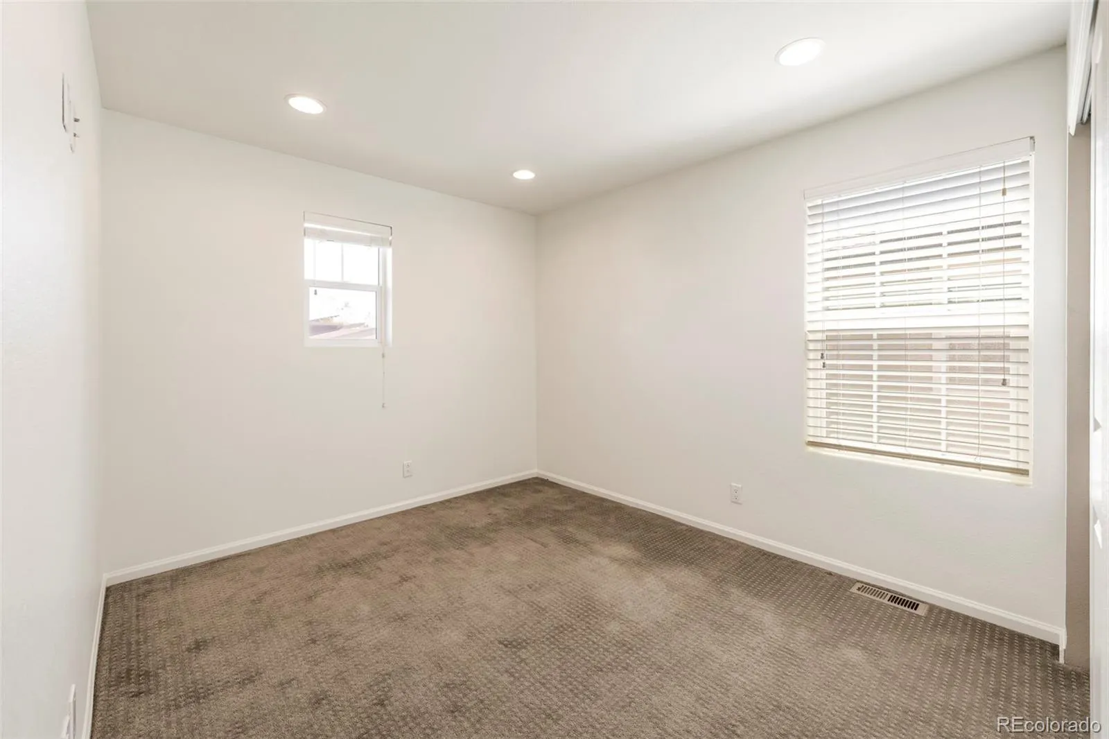 11045 E 28th Place Denver CO 80238 MLS #REC6189393 04242026204012 1600 23