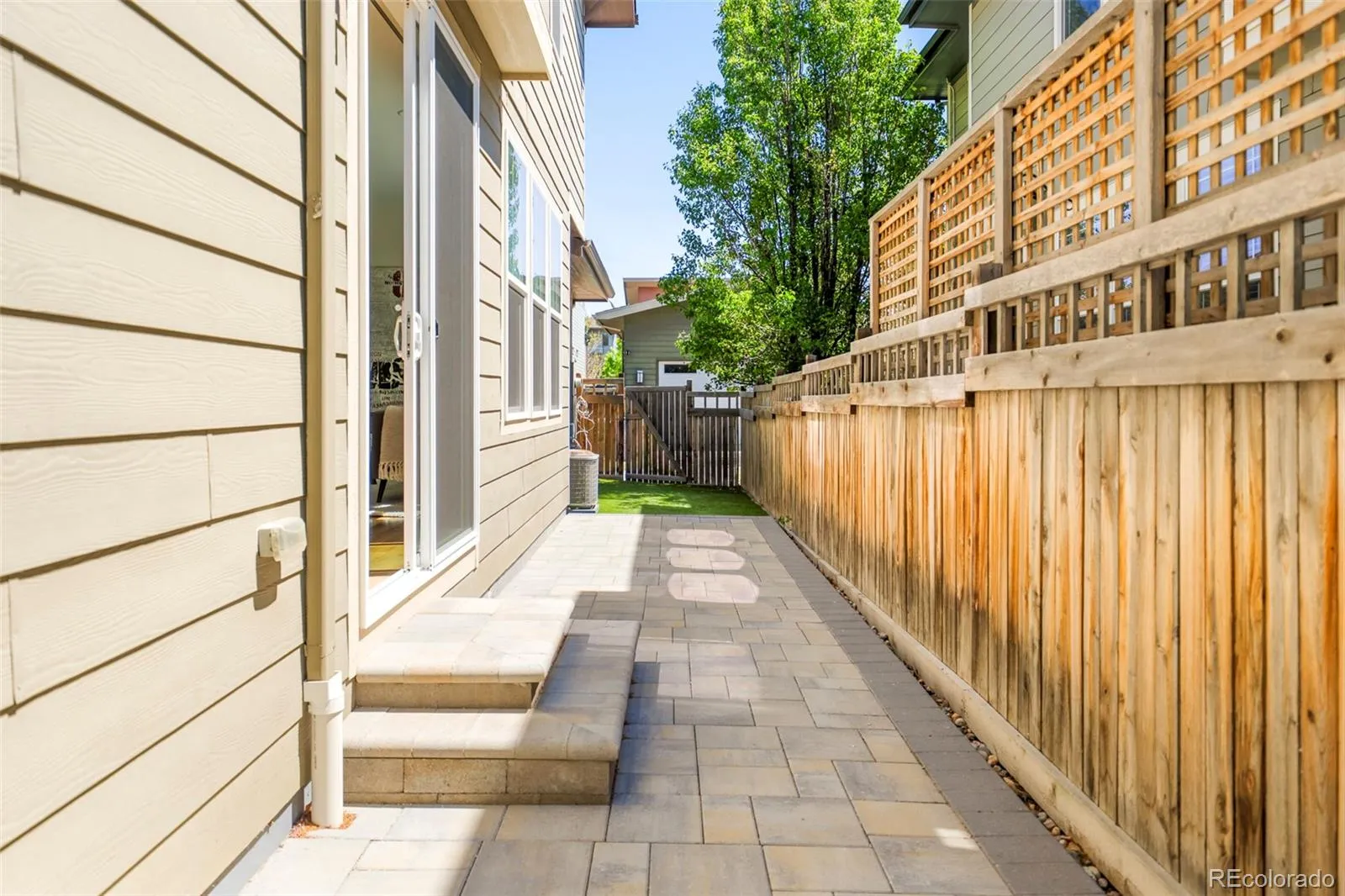 11045 E 28th Place Denver CO 80238 MLS #REC6189393 04242026204012 1600 27