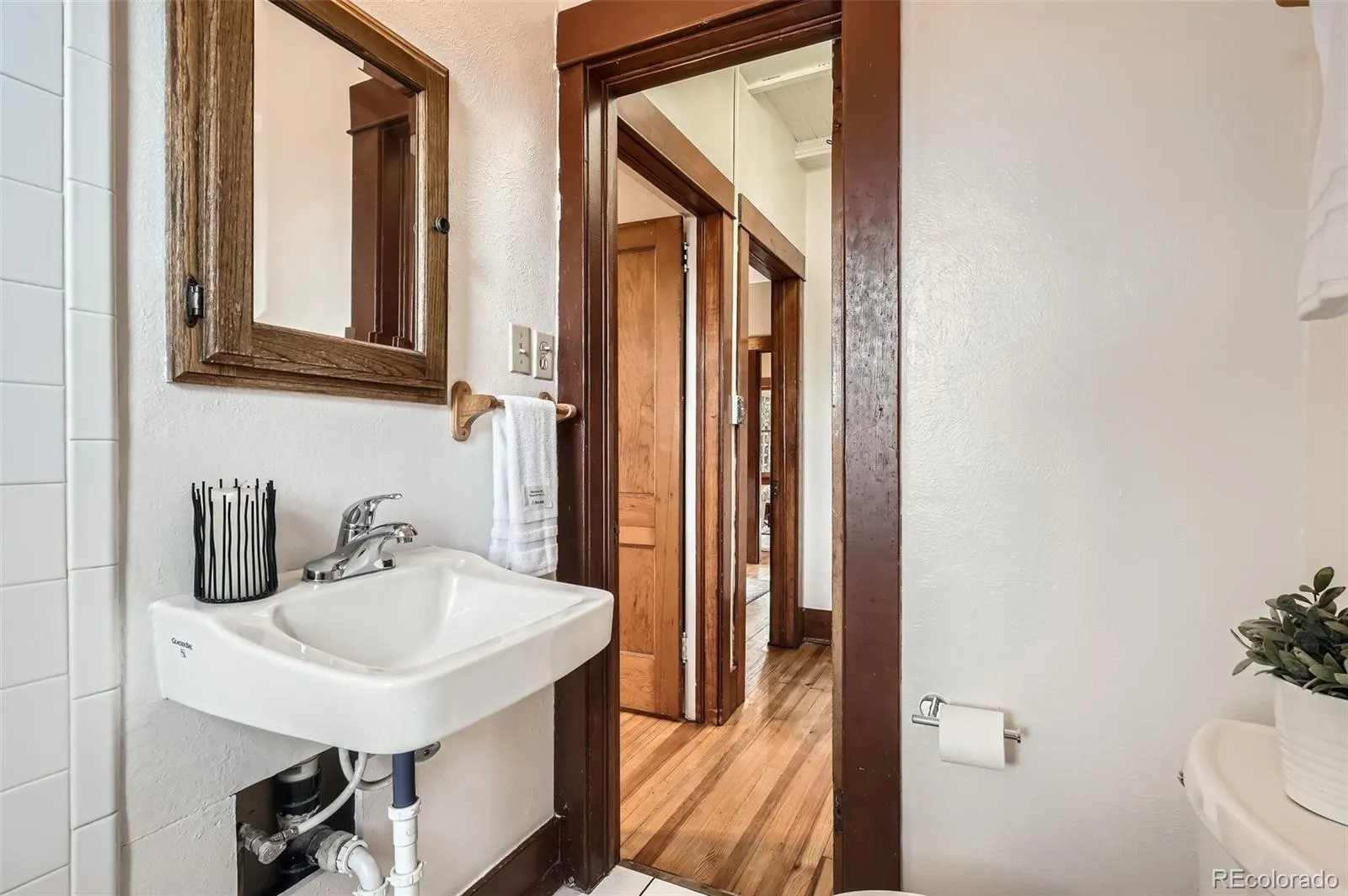 827 S Sherman Street Denver CO 80209 MLS #REC6191455 04292026153824 1600 18