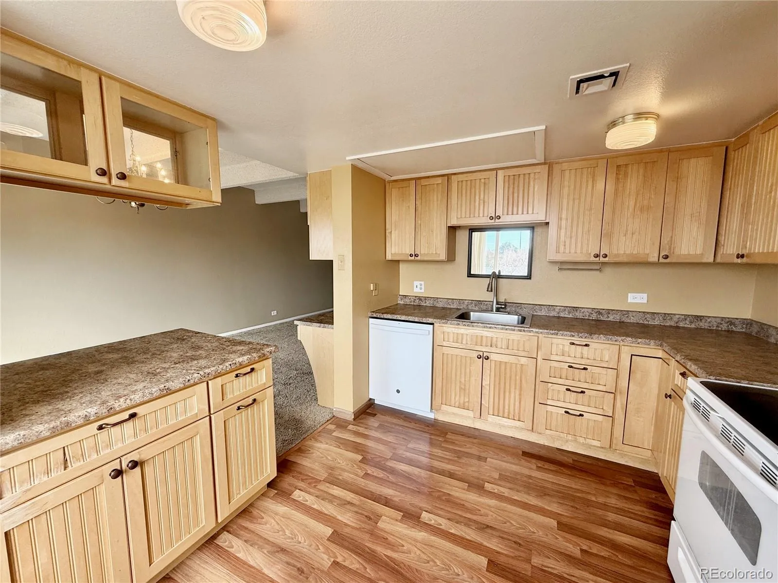 1888 S Jackson Street #607 Denver CO 80210 MLS #REC6192475 04152026175931 1600 11