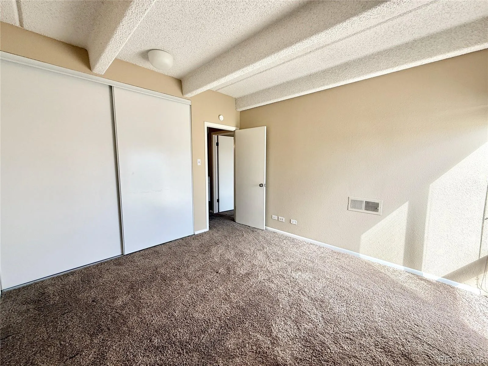 1888 S Jackson Street #607 Denver CO 80210 MLS #REC6192475 04152026175931 1600 23