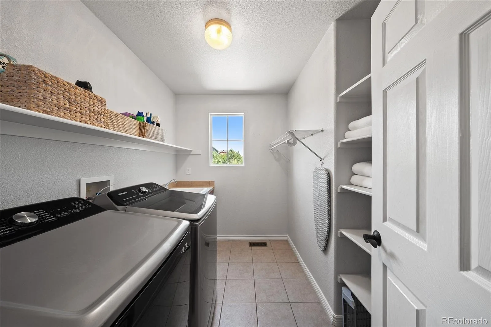 4047 Deer Valley Drive Castle Rock CO 80104 | MLS #REC6193135 08172026204540 1600 26