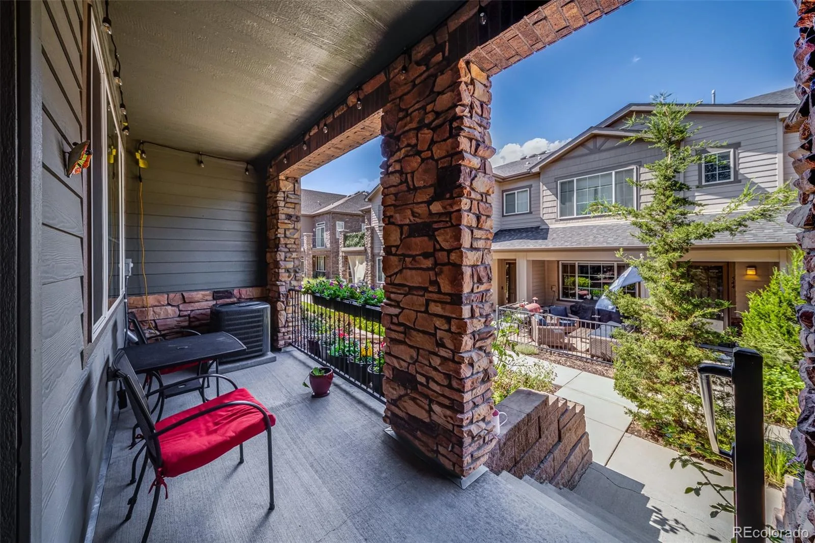 570 E Dry Creek Place Littleton CO 80122 | MLS #REC6198102 07162026232004 1600 2