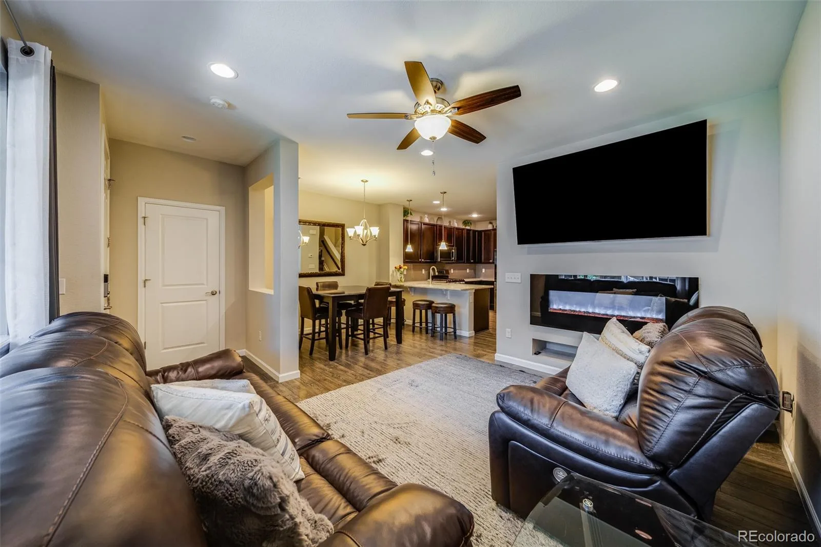570 E Dry Creek Place Littleton CO 80122 | MLS #REC6198102 07162026232004 1600 4
