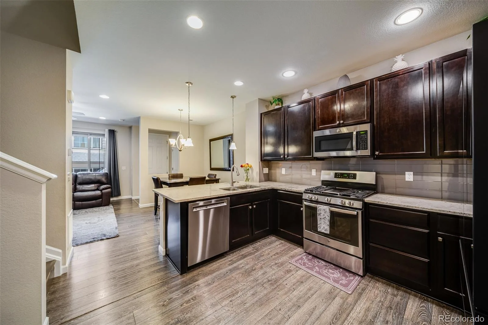 570 E Dry Creek Place Littleton CO 80122 | MLS #REC6198102 07162026232004 1600 8