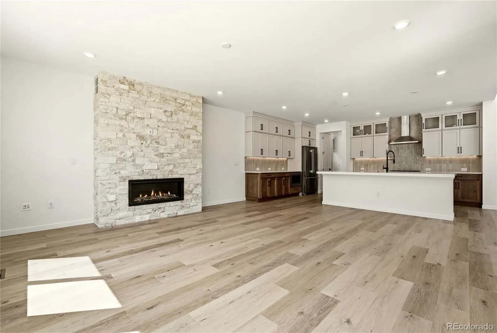 1252 Stillspring Lane Castle Pines CO 80108 MLS #REC6202247 06102026181006 1600 23
