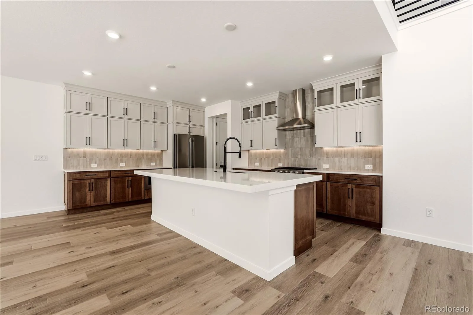 1252 Stillspring Lane Castle Pines CO 80108 MLS #REC6202247 06102026181006 1600 24