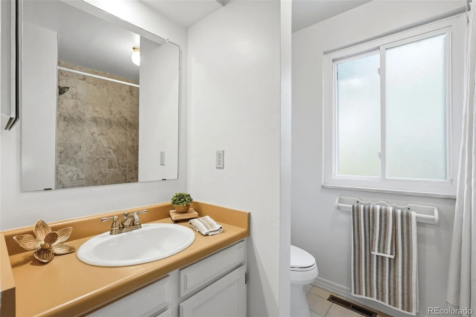 7543 S Ogden Way Centennial CO 80122 | MLS #REC6204218 10142026203553 1600 26