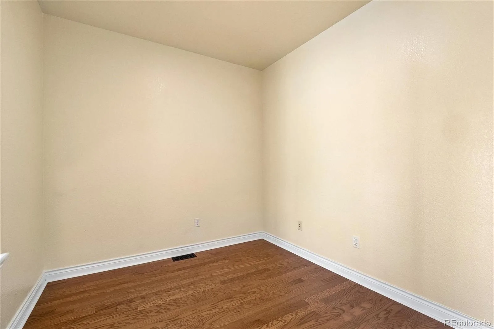 11338 W Radcliffe Drive Littleton CO 80127 | MLS #REC6205428 07302026211451 1600 16