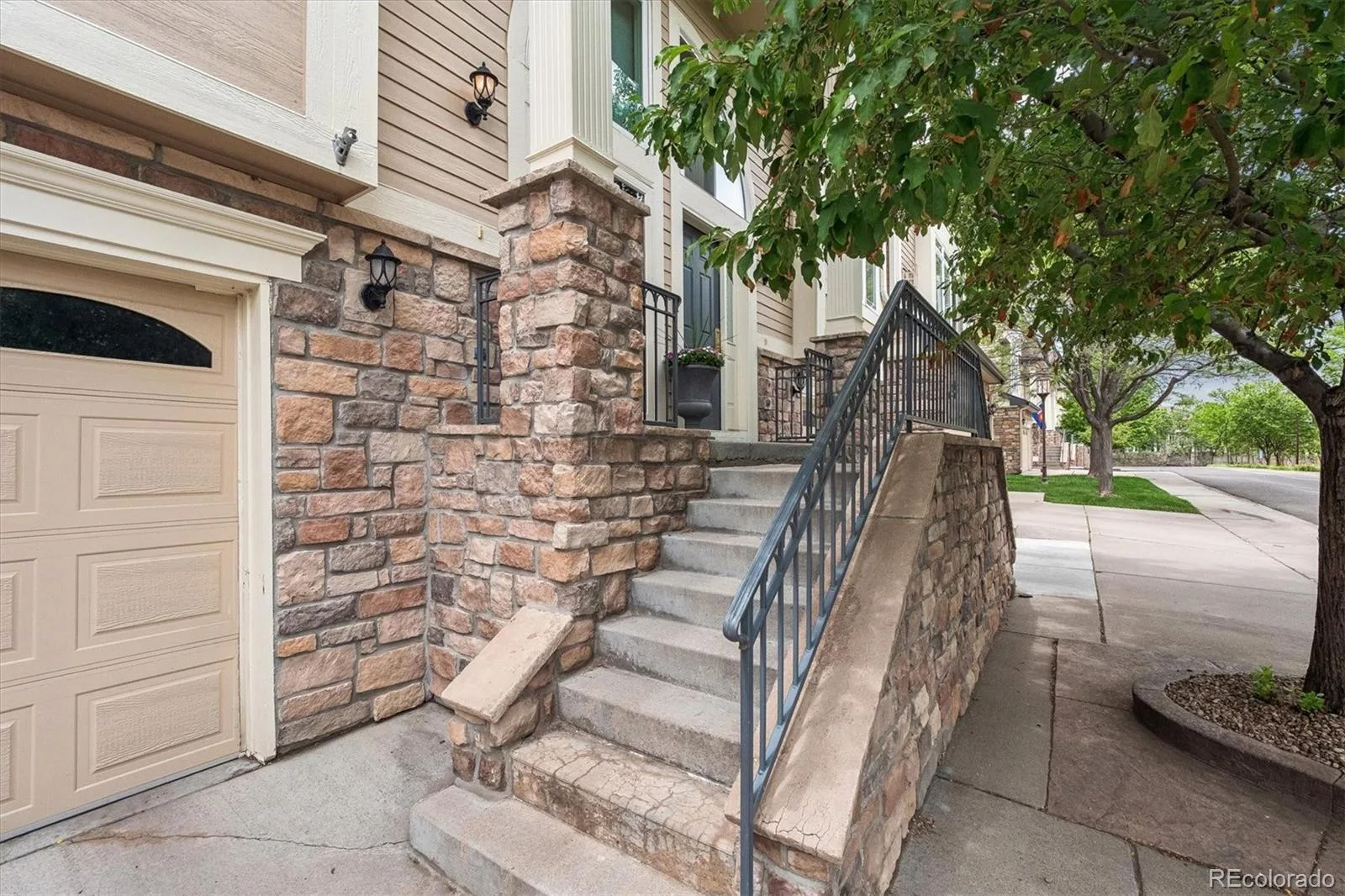 11338 W Radcliffe Drive Littleton CO 80127 | MLS #REC6205428 07302026211451 1600 19
