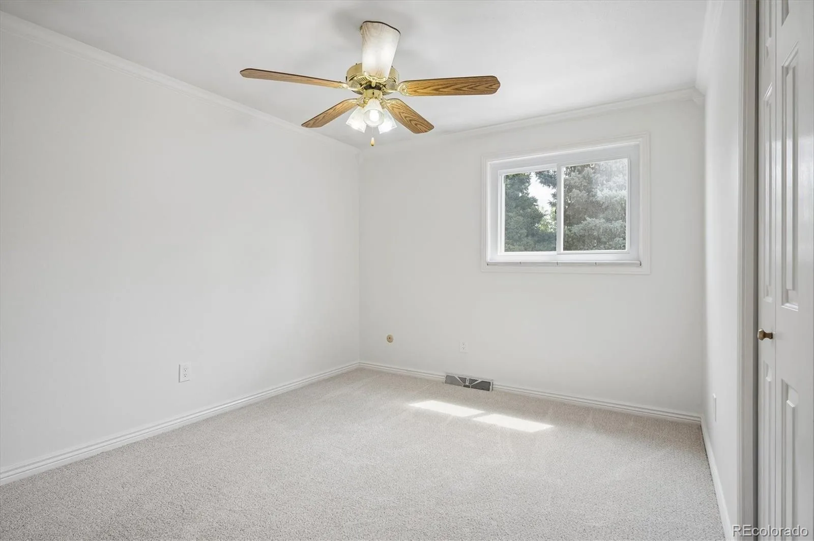 7904 S Newland Court Littleton CO 80128 | MLS #REC6209168 08142026233932 1600 25