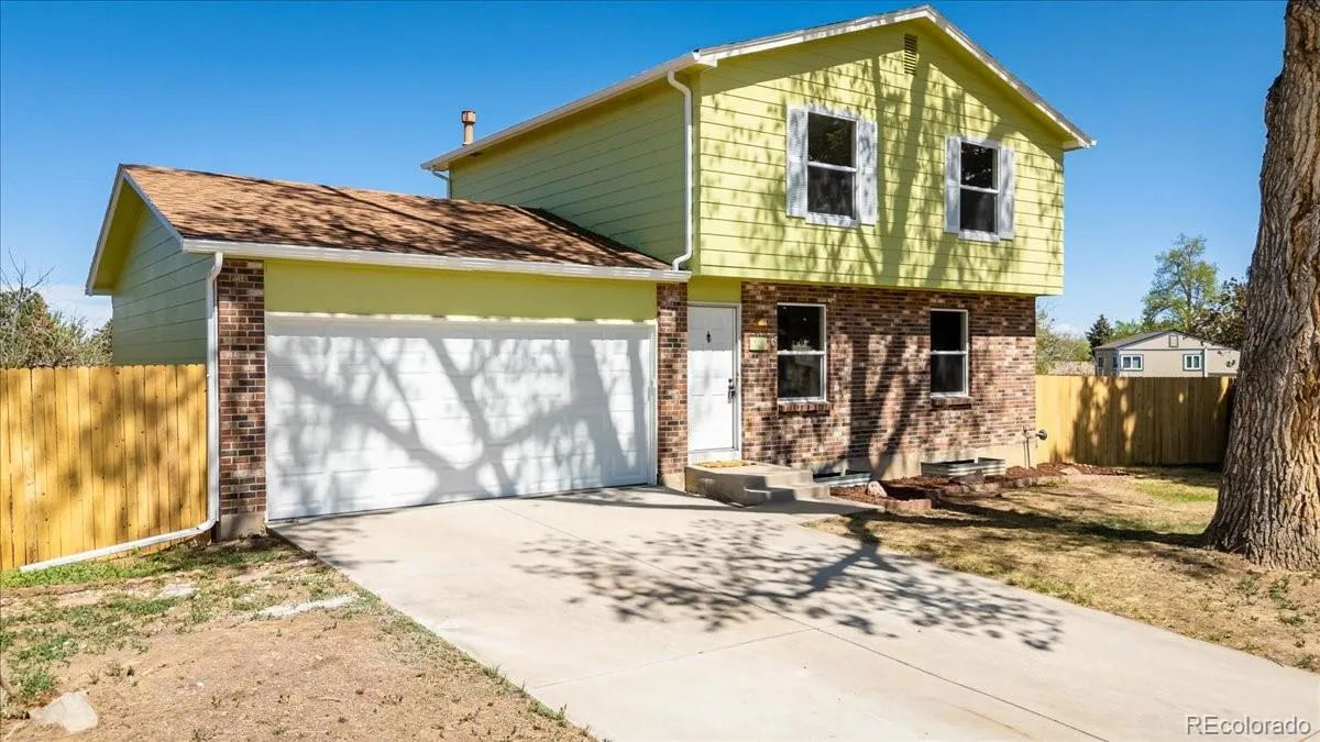 4767 S Olathe Street Aurora CO 80015 MLS #REC6209679 04242026212126 1200 0