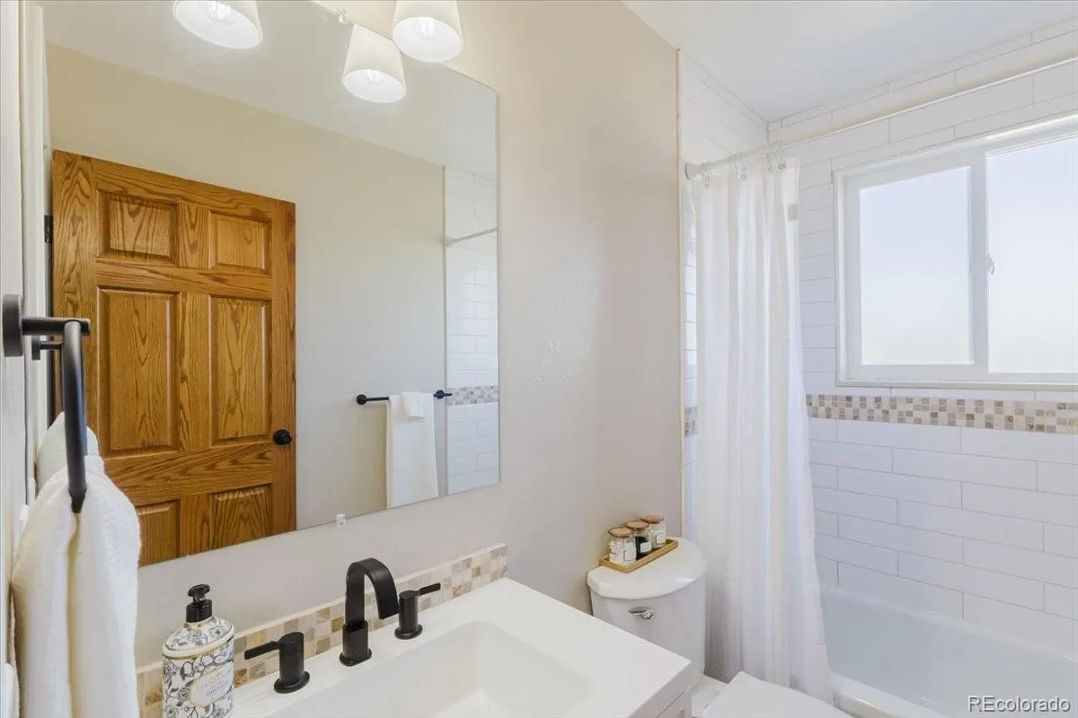 4767 S Olathe Street Aurora CO 80015 MLS #REC6209679 04242026212126 1200 24