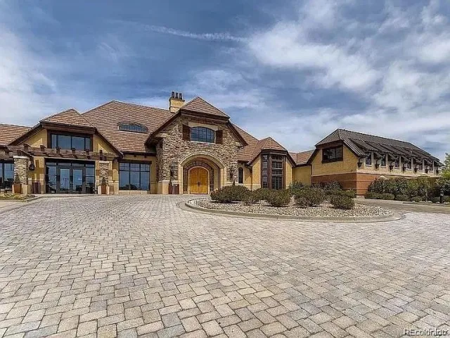 7660 S Blackstone Parkway Aurora CO 80016 | MLS #REC6211030 10162026231931 640 41