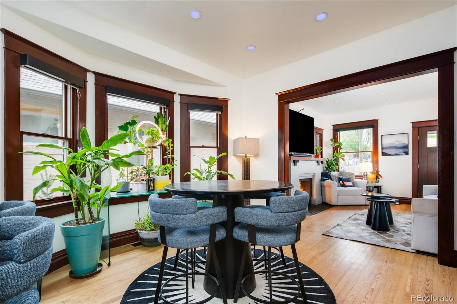 04162026212125 1600 10