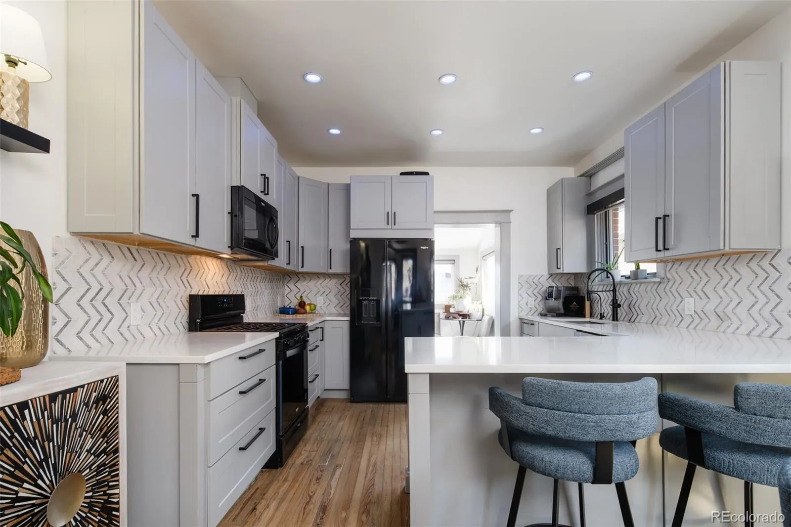 04162026212125 1600 11