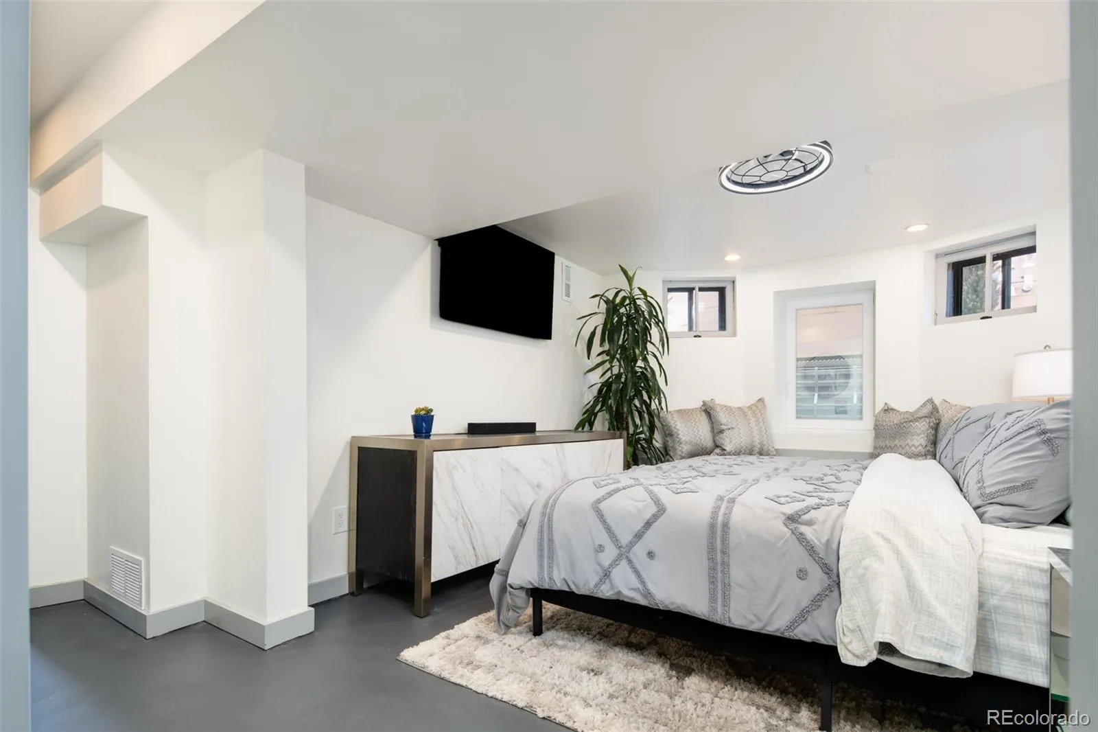 04162026212125 1600 25