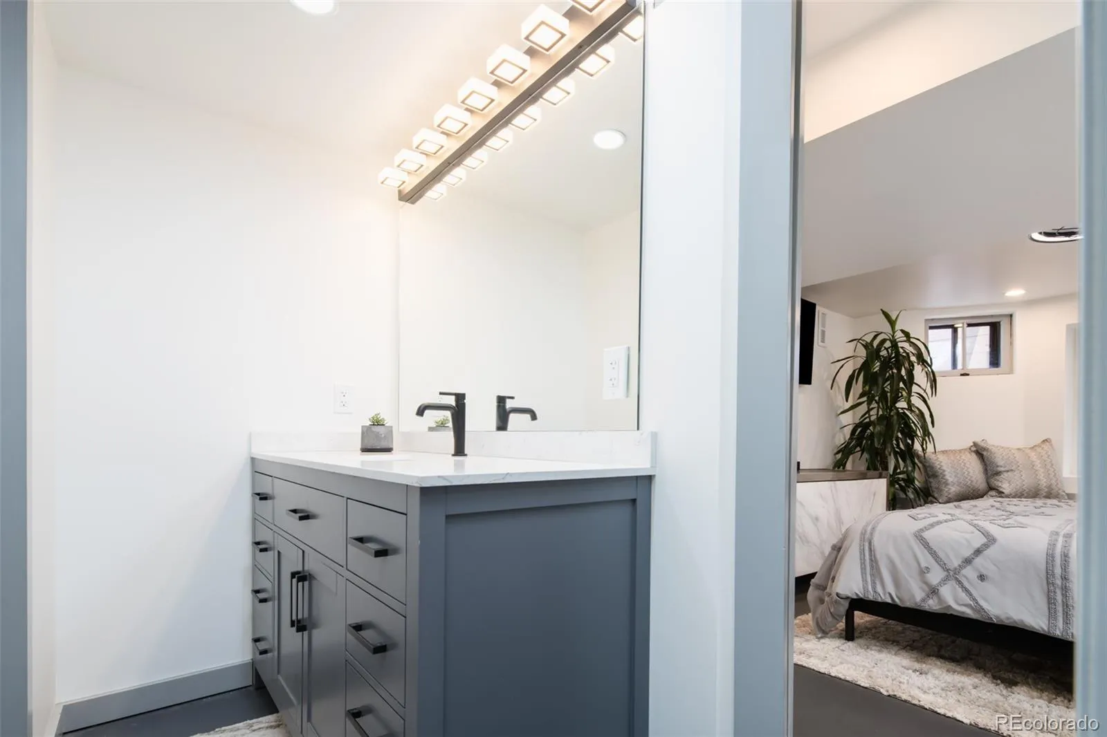 04162026212125 1600 26