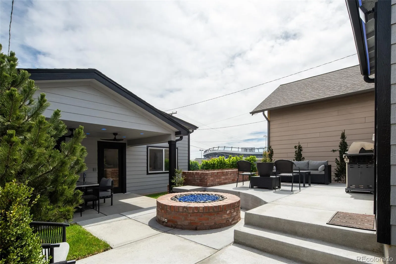 04162026212125 1600 30