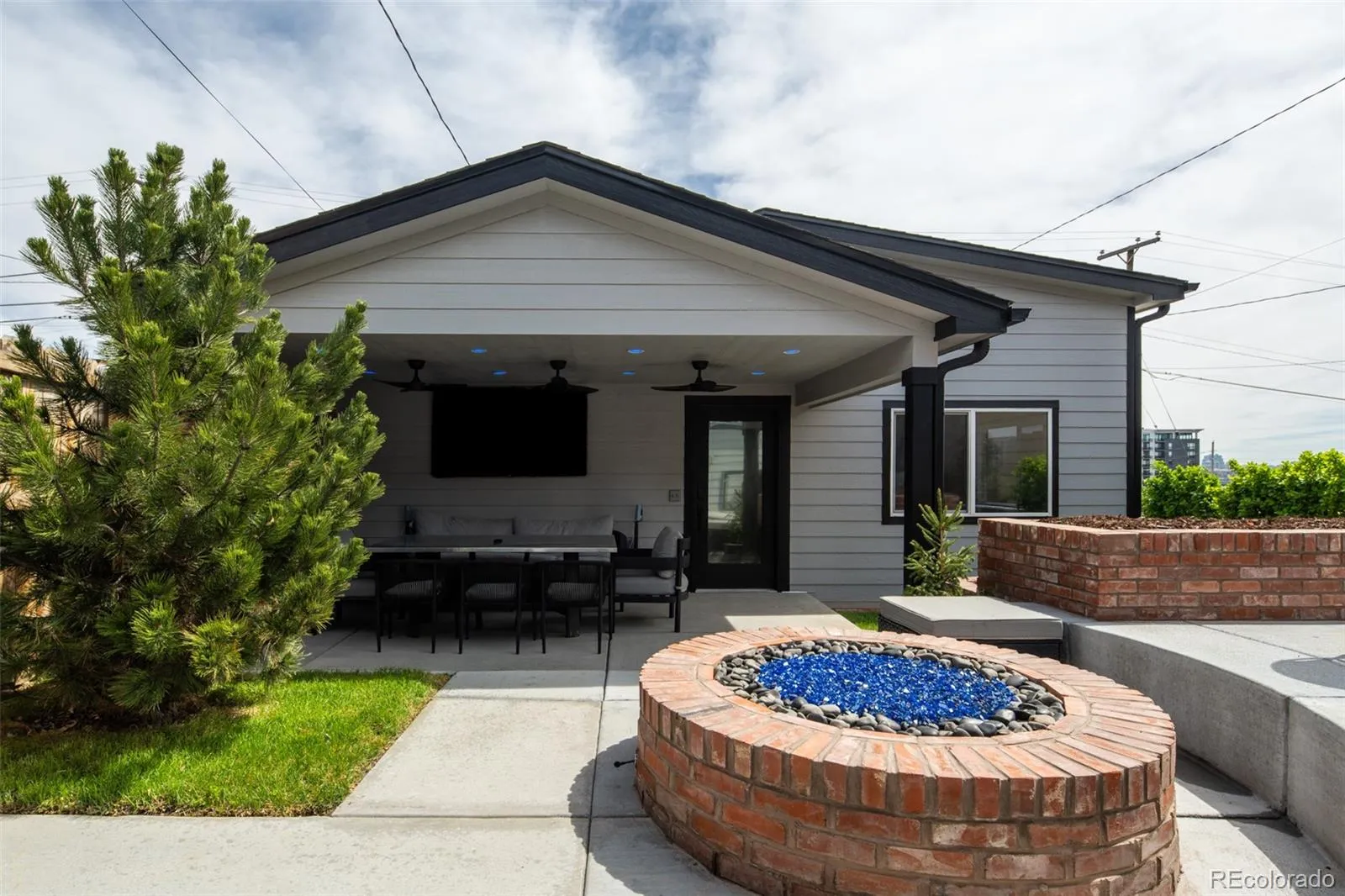 04162026212125 1600 32