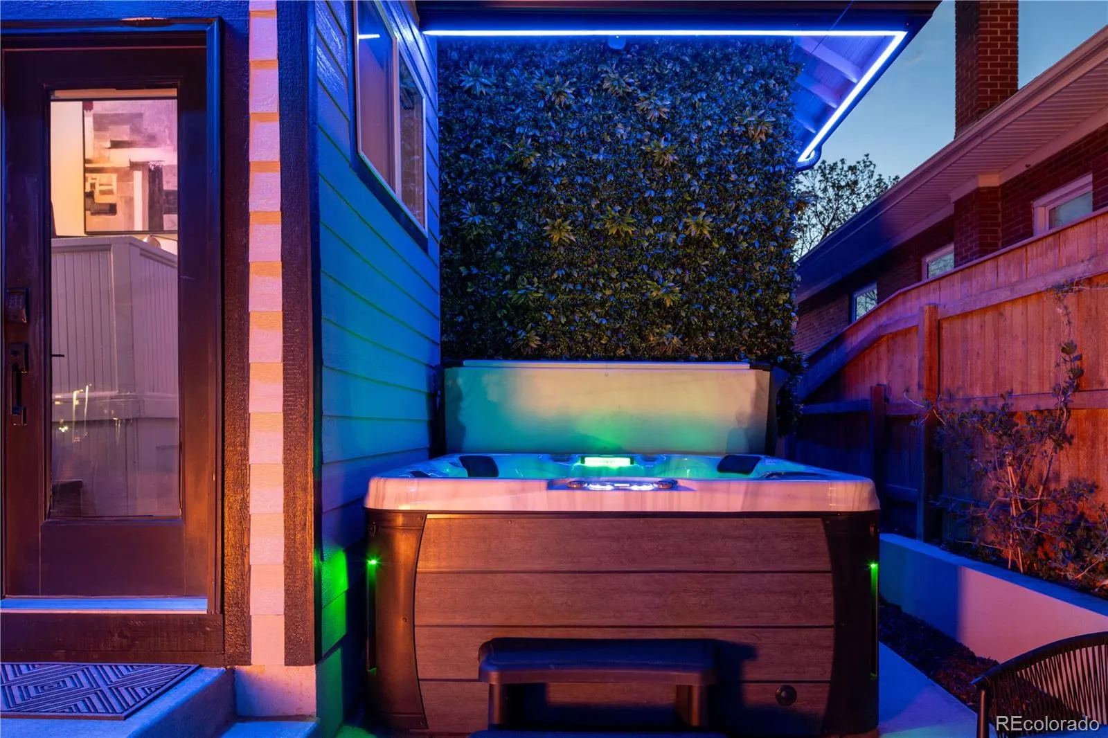 04162026212125 1600 37