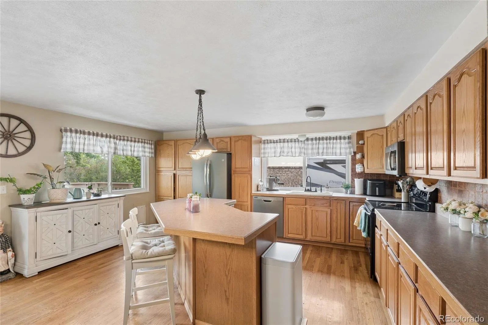 8352 Yarrow Court Arvada CO 80005 MLS #REC6215420 05202026143539 1600 15