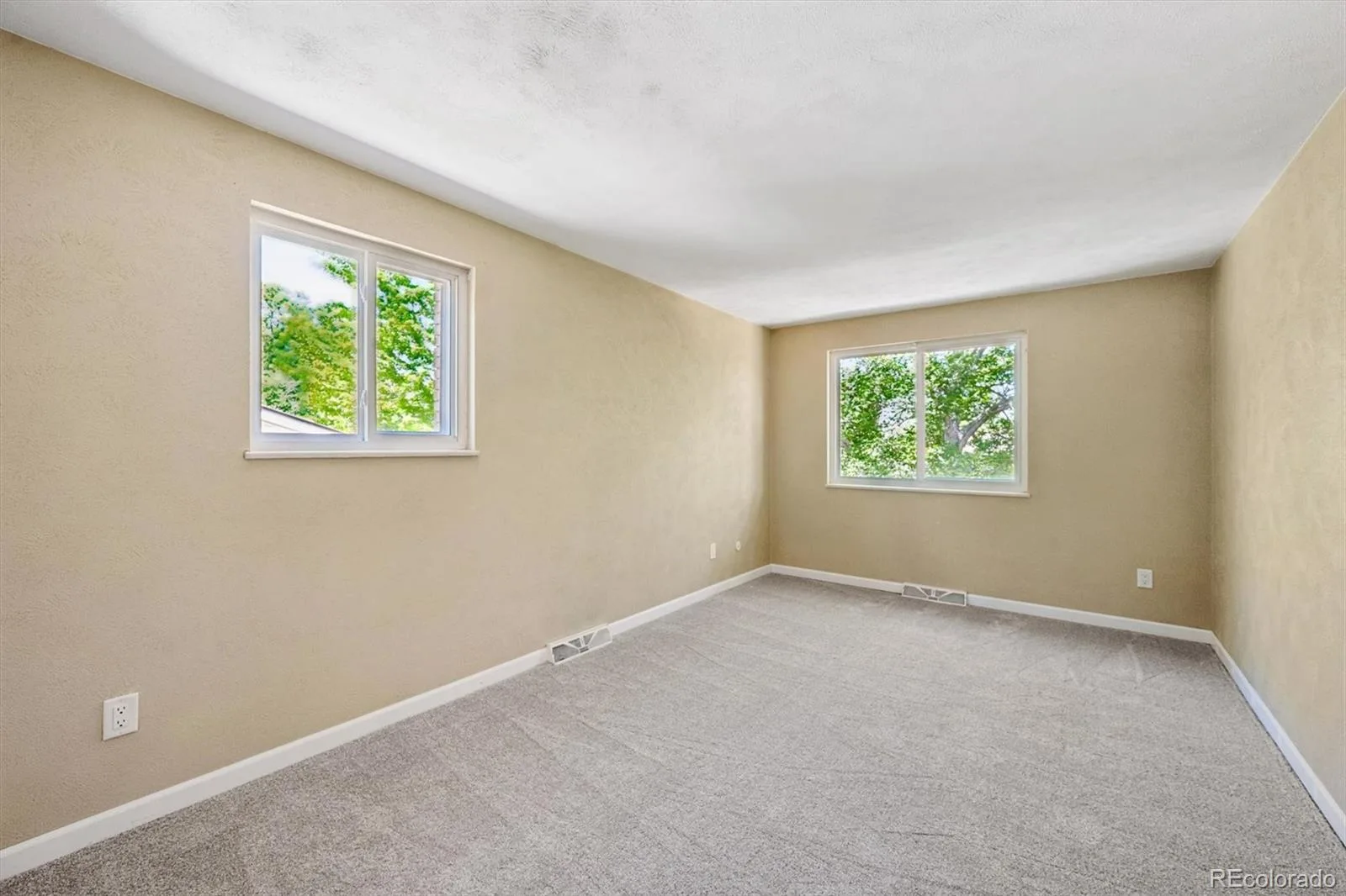 8352 Yarrow Court Arvada CO 80005 MLS #REC6215420 06132026142432 1600 25