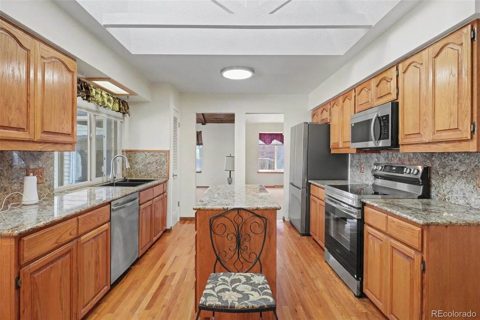 04032026232548 1600 11