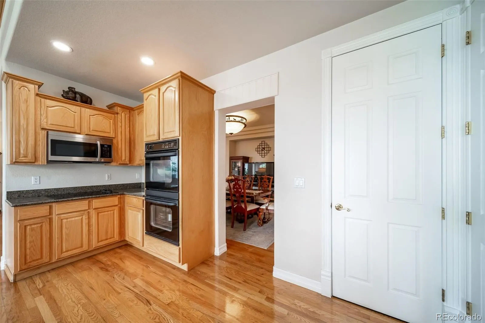 9225 W Quarles Place Littleton CO 80128 MLS #REC6216702 05142026075309 1600 14