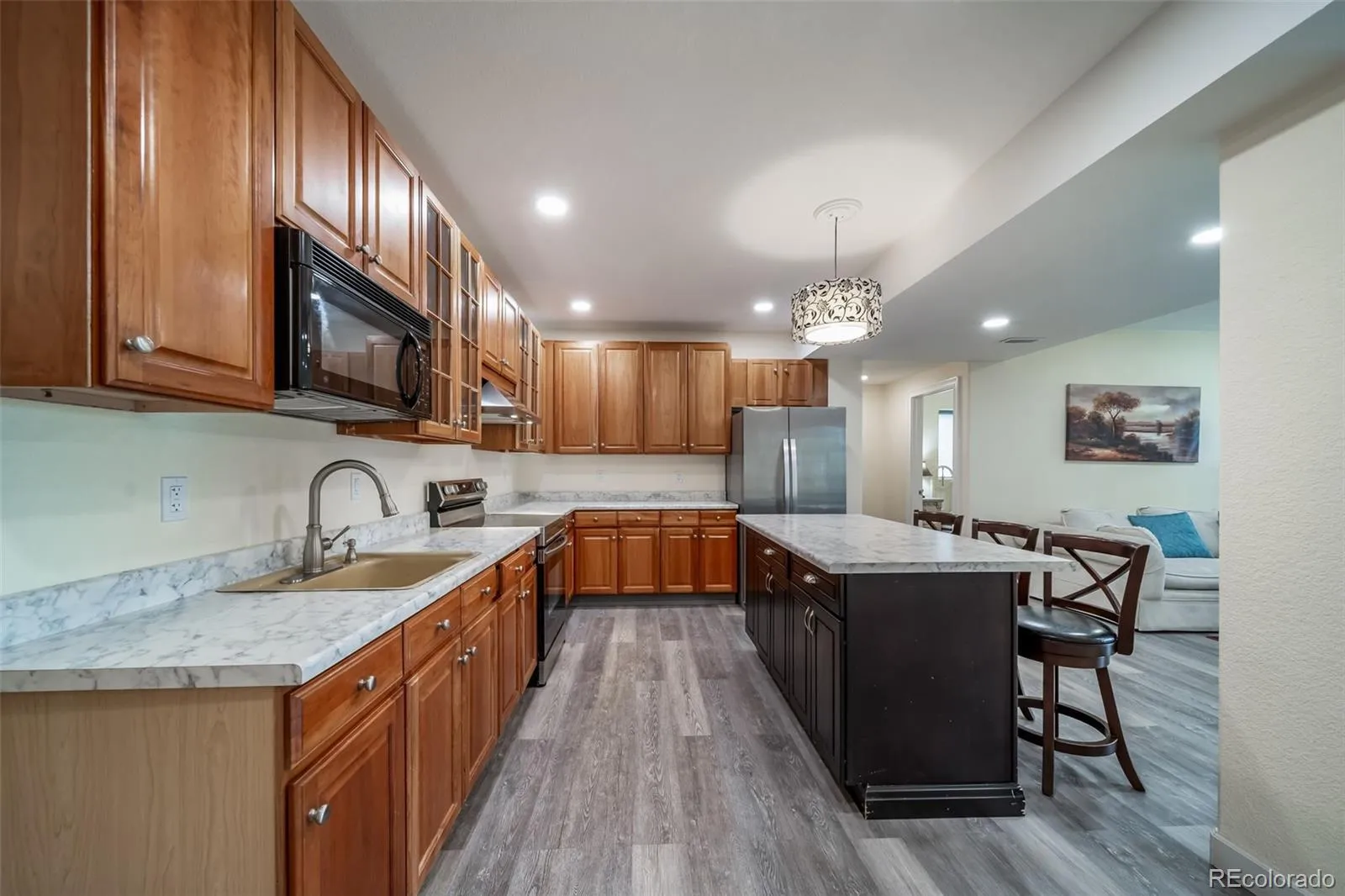 9225 W Quarles Place Littleton CO 80128 MLS #REC6216702 05142026075309 1600 32
