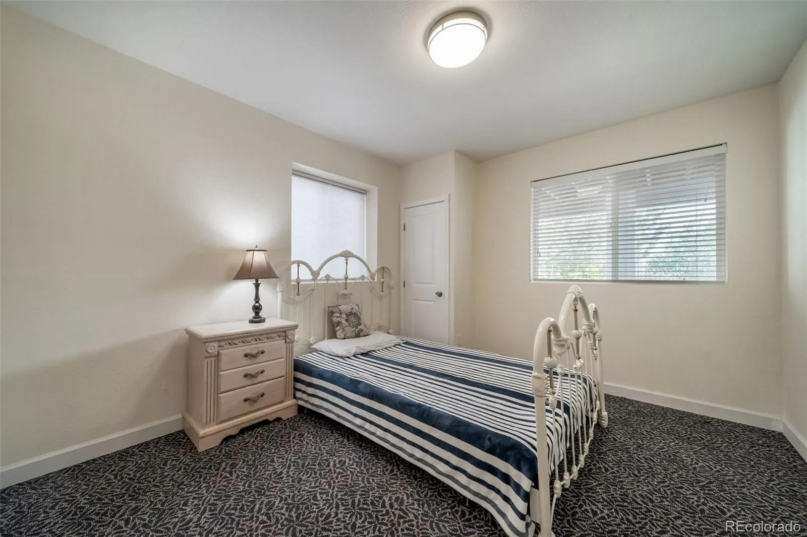 9225 W Quarles Place Littleton CO 80128 MLS #REC6216702 05142026075309 1600 39