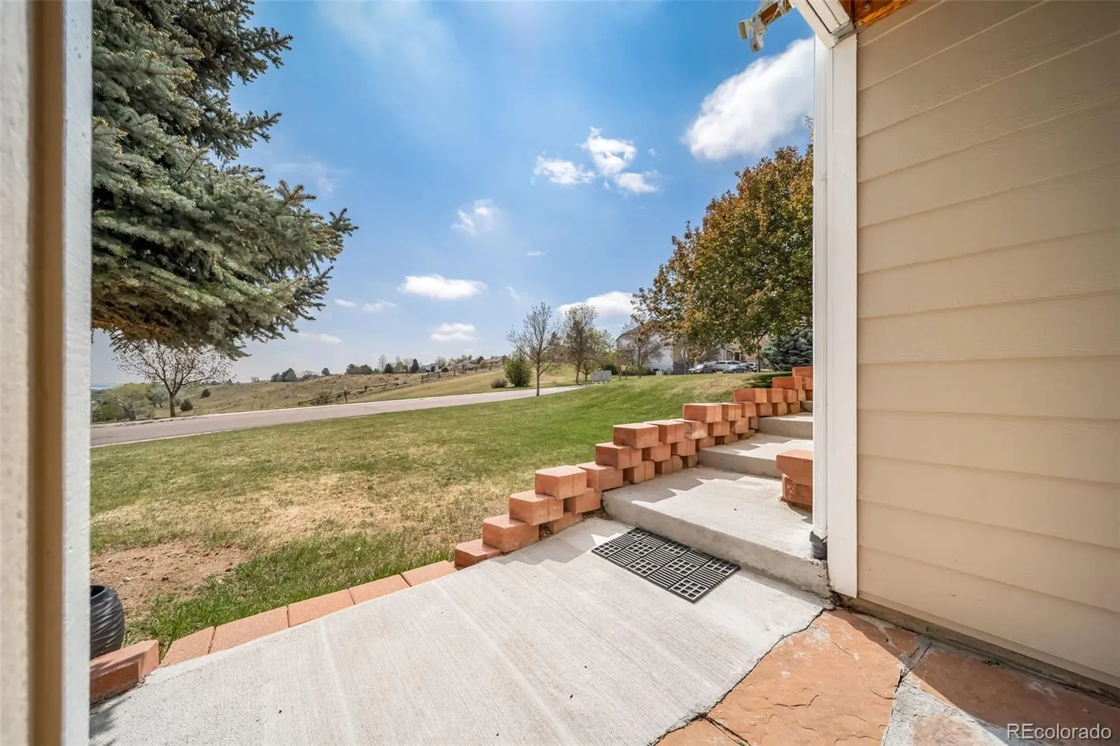 9225 W Quarles Place Littleton CO 80128 MLS #REC6216702 05142026075309 1600 44
