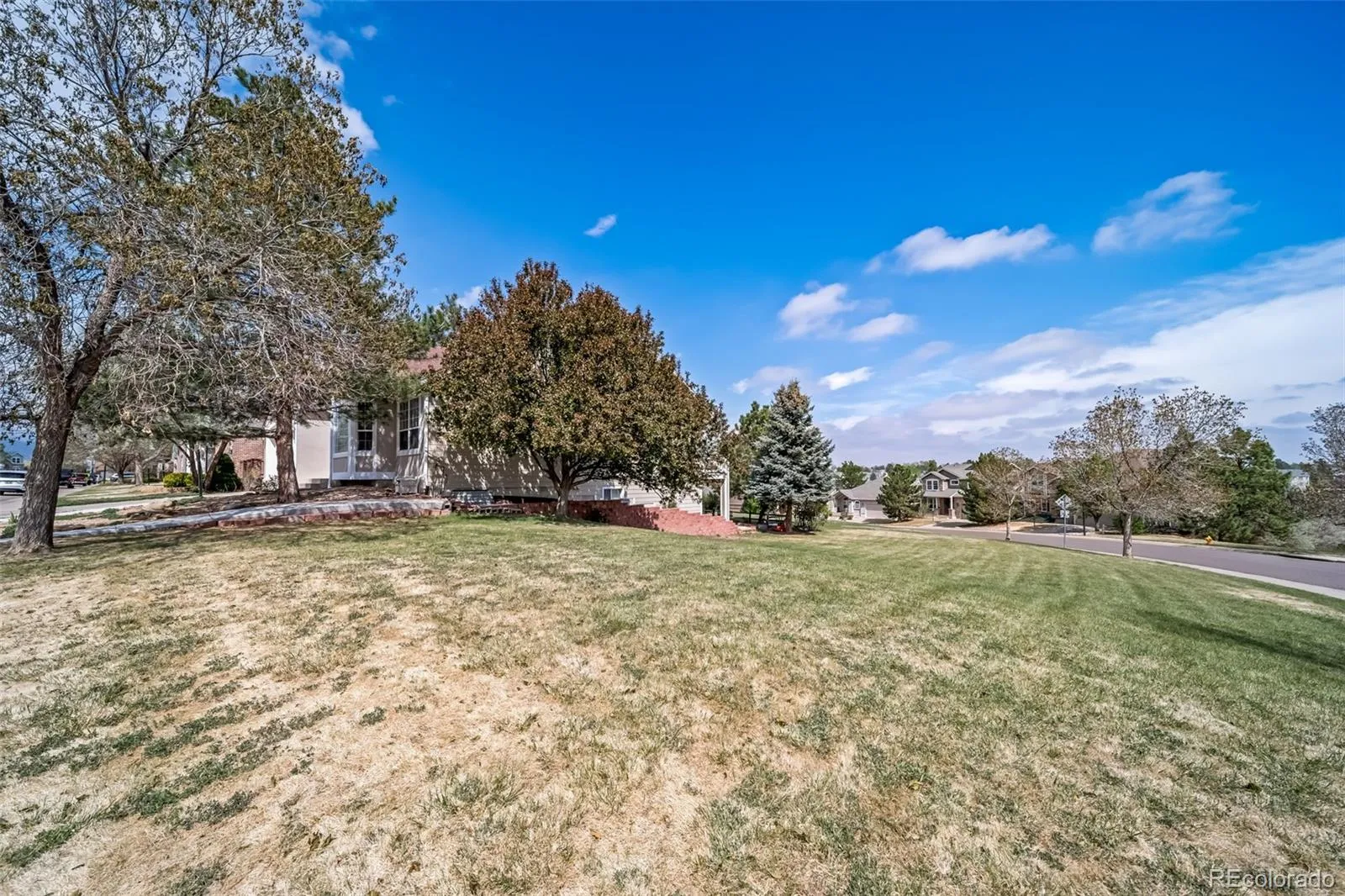 9225 W Quarles Place Littleton CO 80128 MLS #REC6216702 05142026075309 1600 46