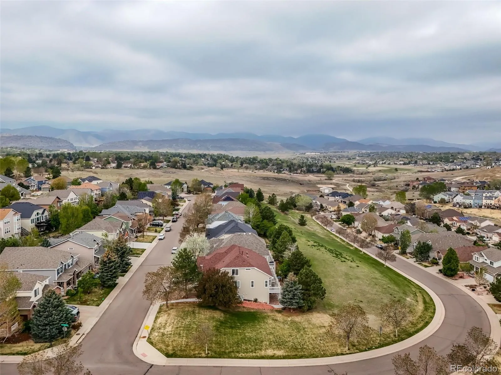 9225 W Quarles Place Littleton CO 80128 MLS #REC6216702 05142026075309 1600 48