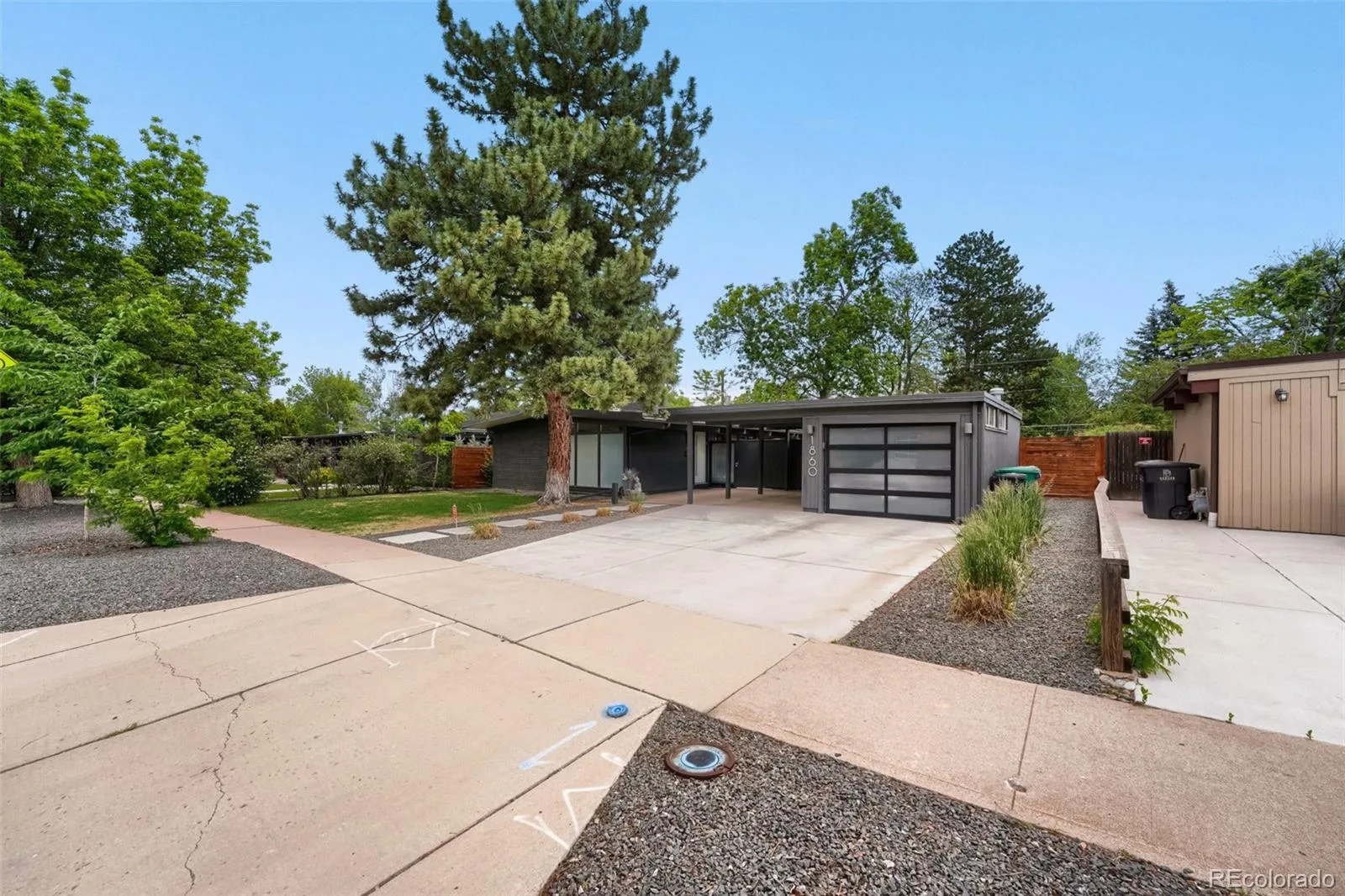 1860 S Holly Street Denver CO 80222 MLS #REC6221826 06022026184754 1600 1