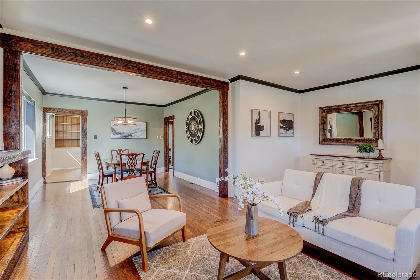 04012026033715 1600 8