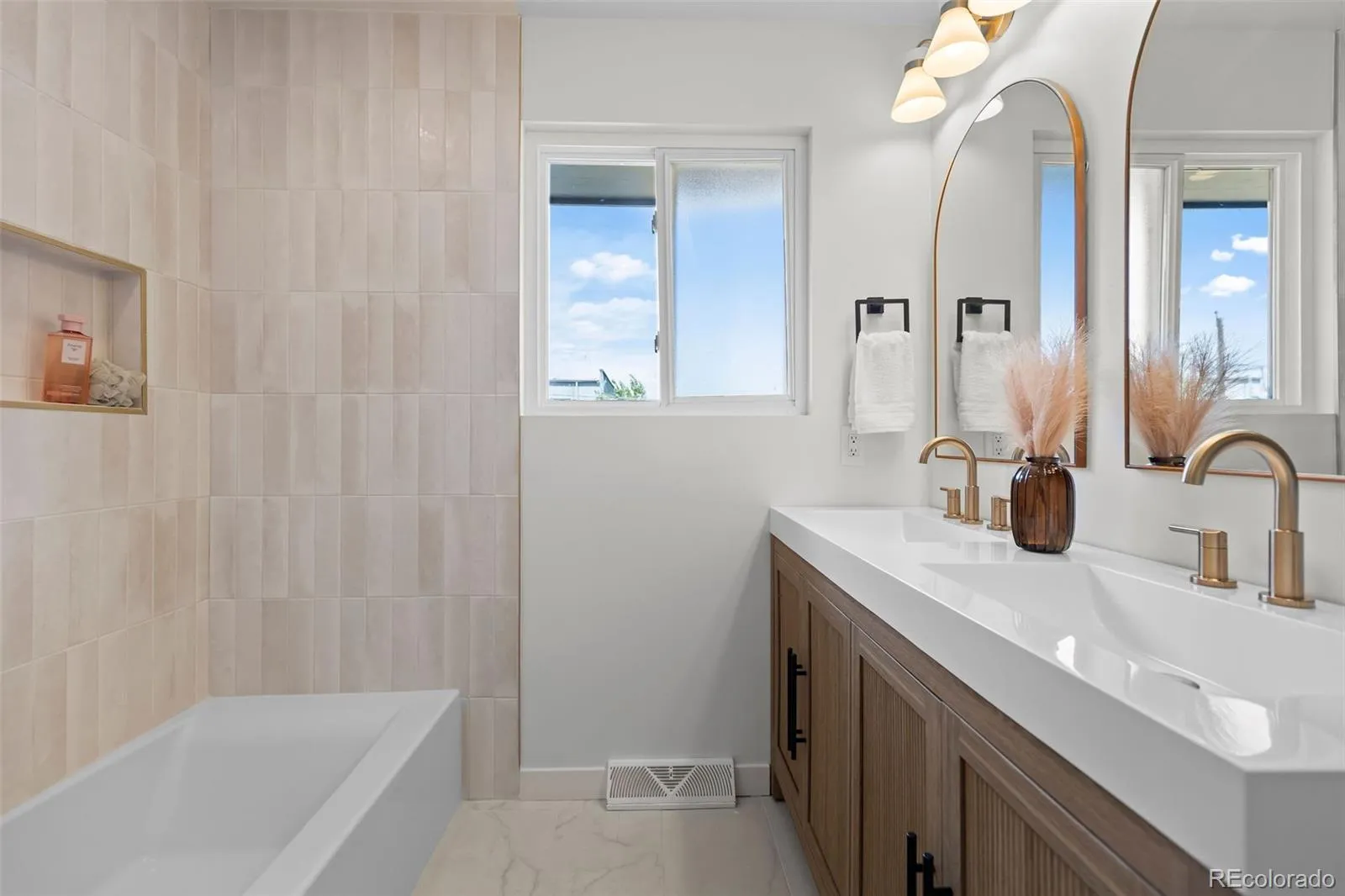 04182026154218 1600 17