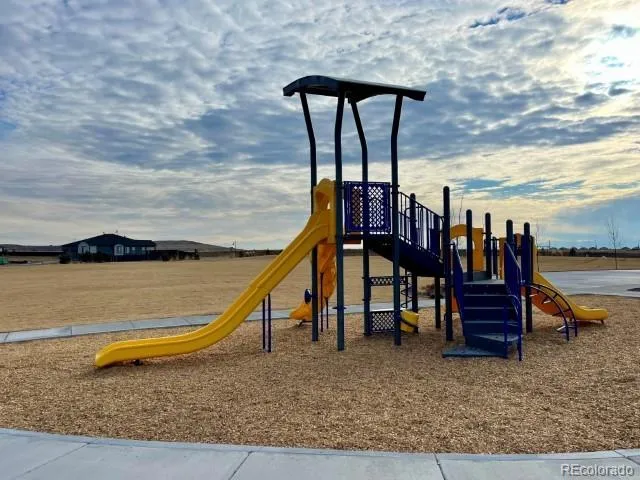 9857 Danube Court Commerce City CO 80022 | MLS #REC6225987 04102026230715 640 27