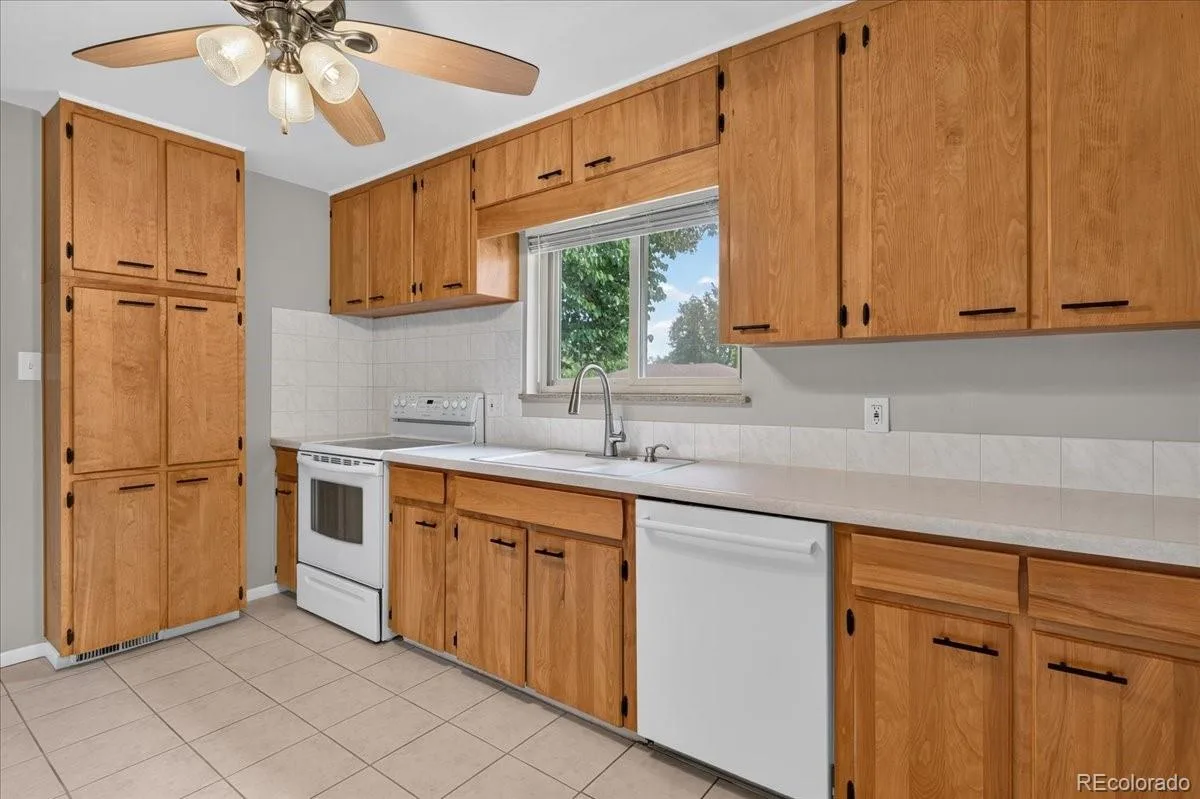 1241 S Marshall Street Lakewood CO 80232 MLS #REC6227547 07072026153834 1200 9