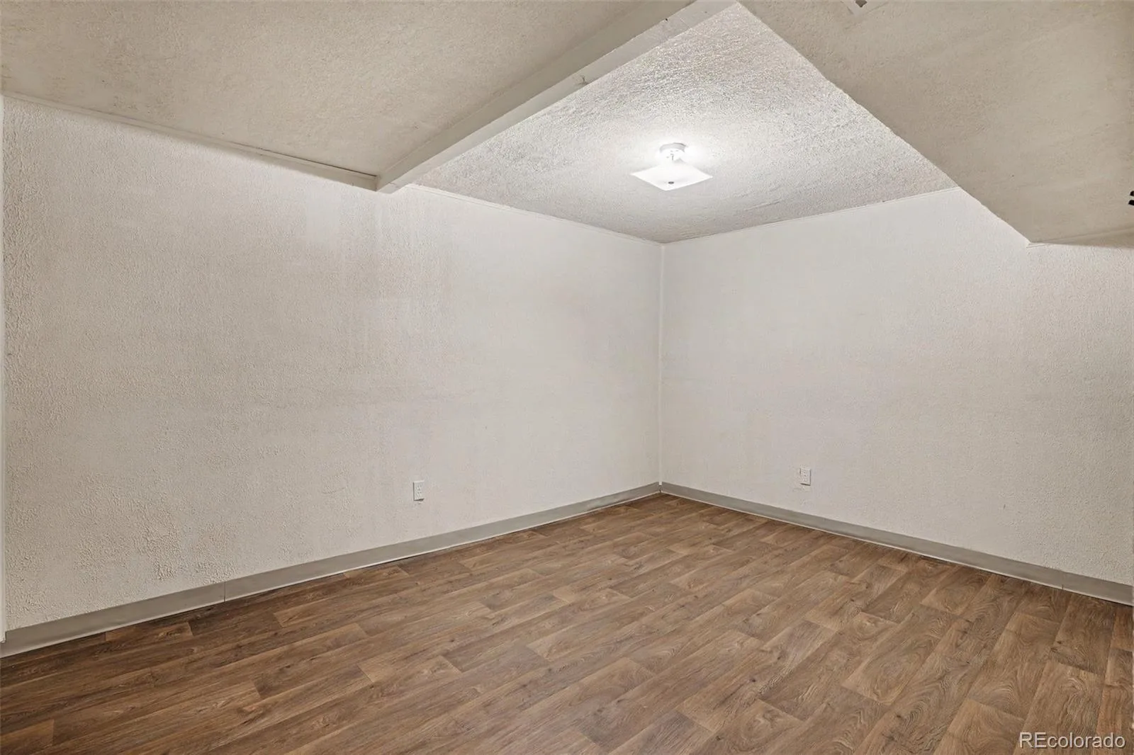 11819 E Canal Drive Aurora CO 80011 | MLS #REC6230443 09302026010620 1600 8