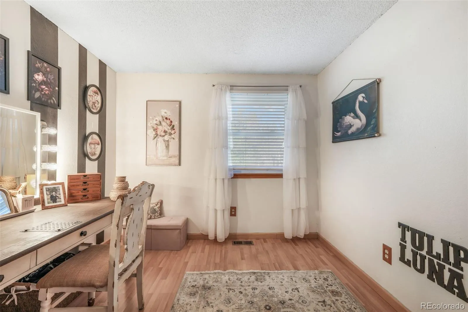 04172026171559 1600 32