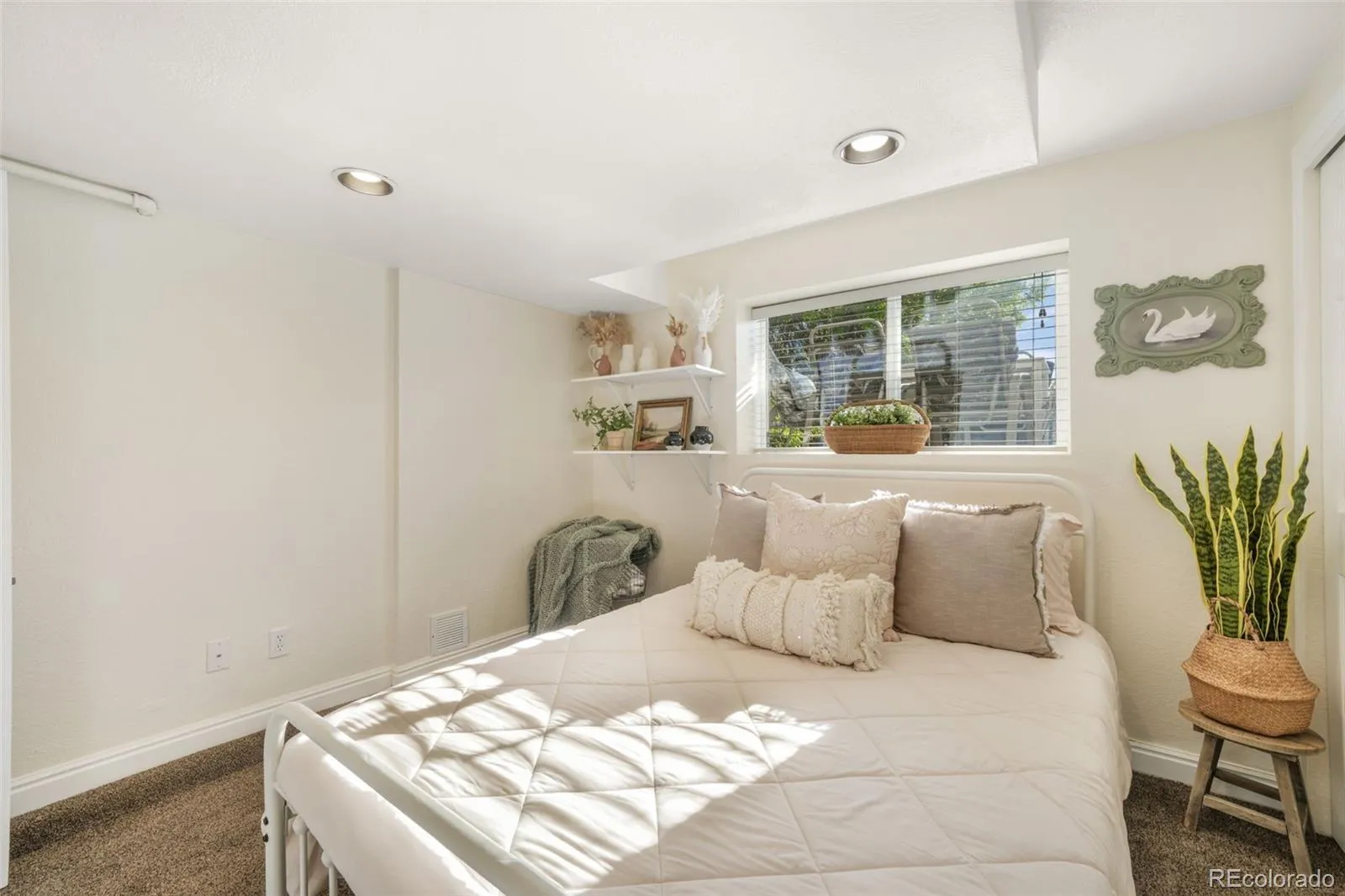 04172026171559 1600 37