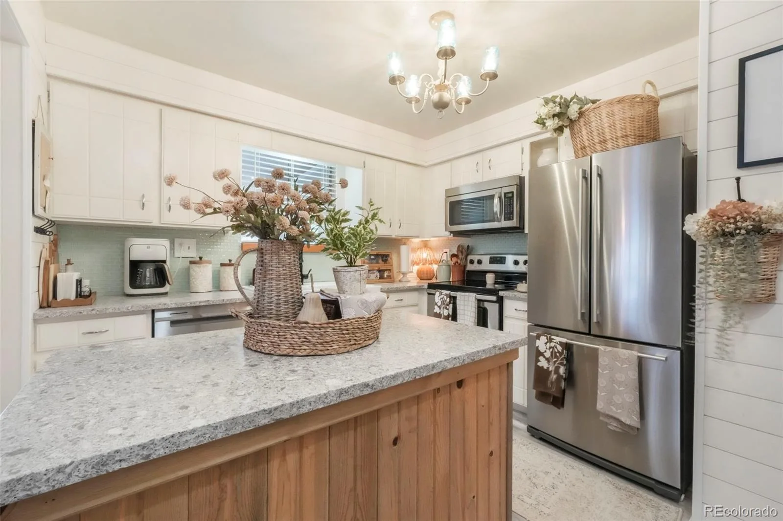 8280 Everett Way Arvada CO 80005 MLS #REC6230713 06192026235447 1600 14