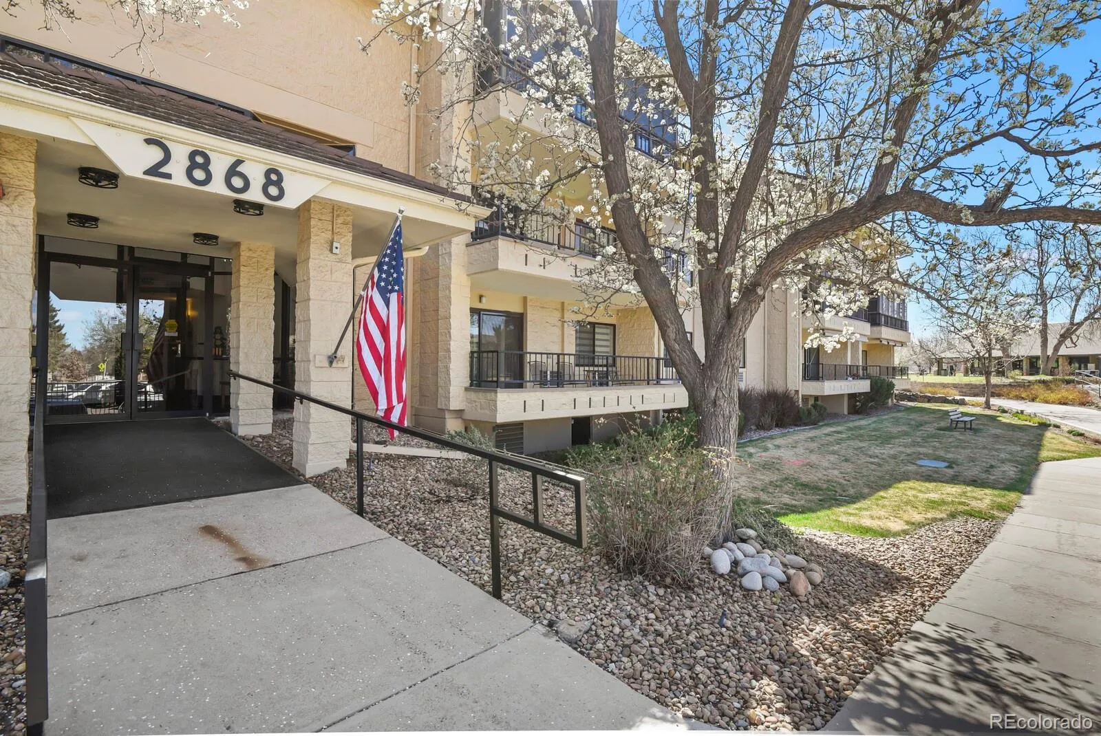 2868 S Heather Gardens Way #109 #B 250 Aurora CO 80014 MLS #REC6231804 04222026001000 1600 0