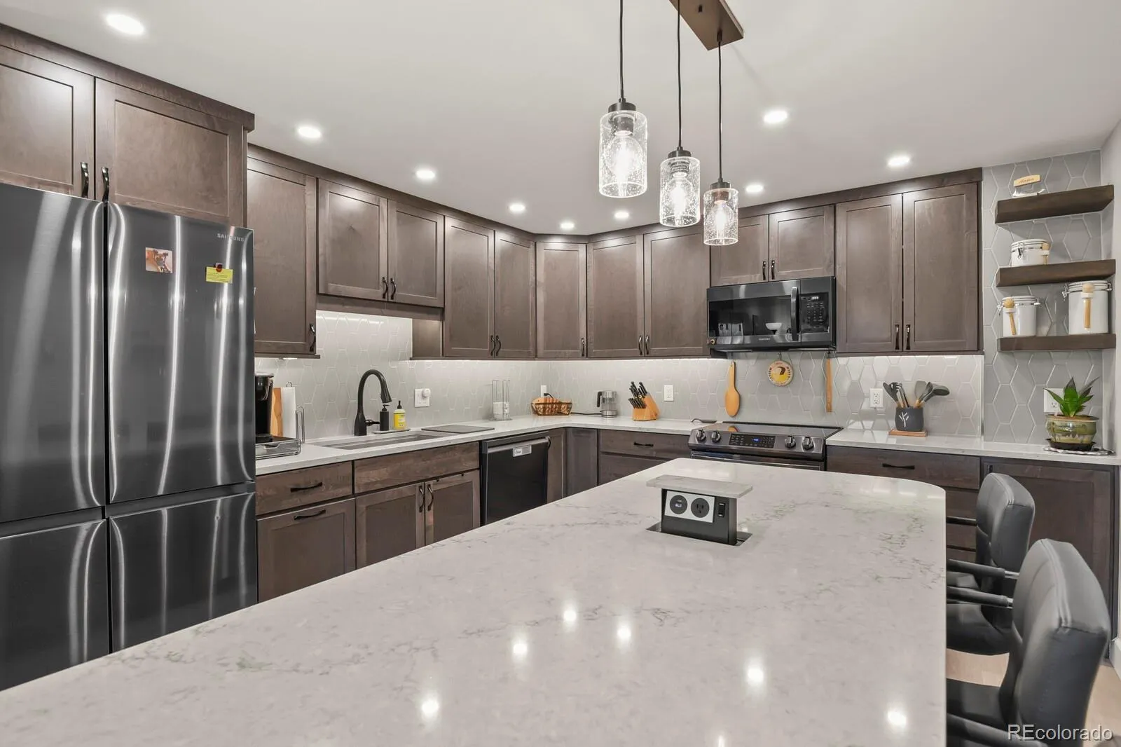2868 S Heather Gardens Way #109 #B 250 Aurora CO 80014 MLS #REC6231804 04222026001000 1600 4