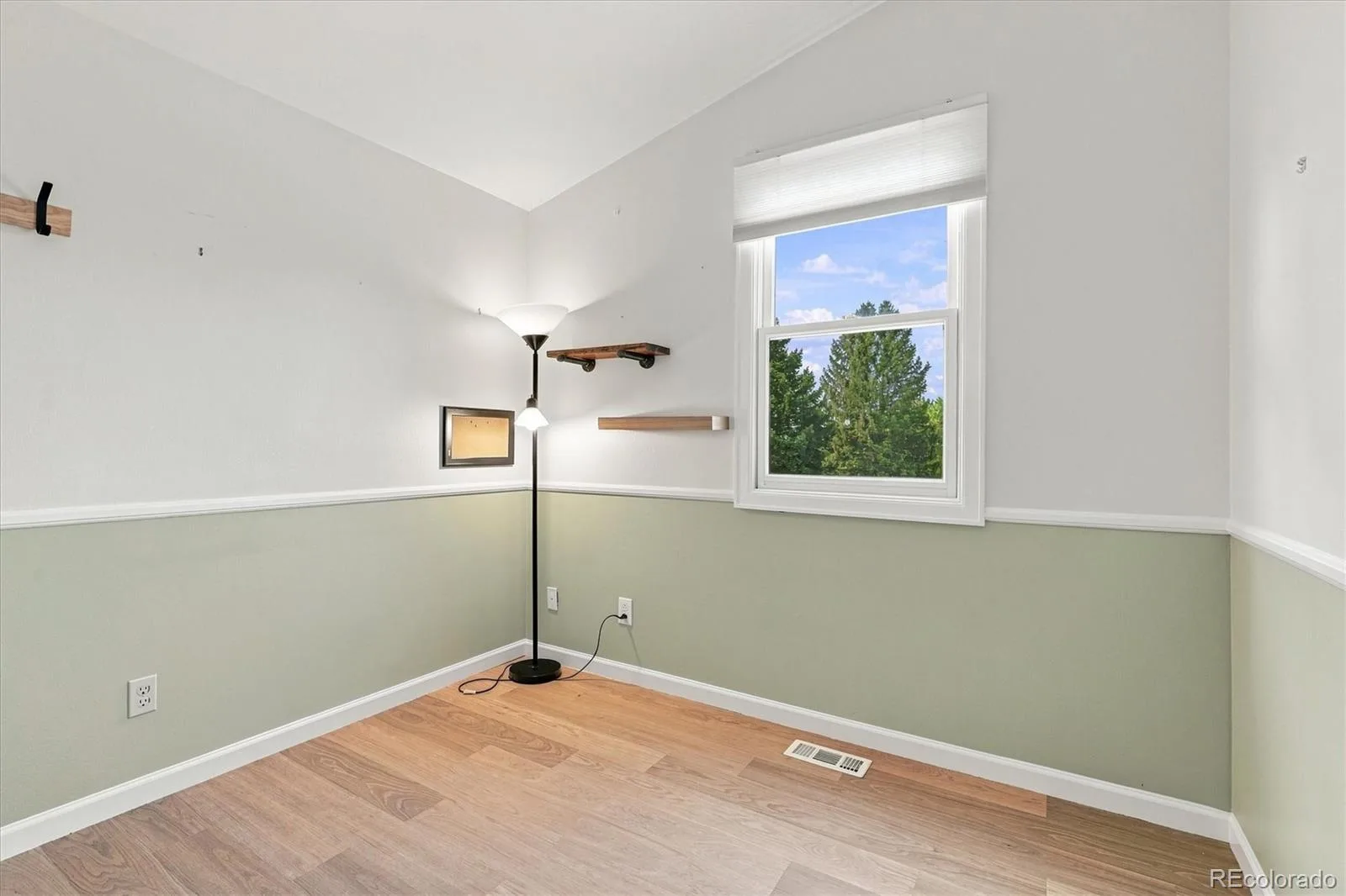 9427 W Nichols Place Littleton CO 80128 | MLS #REC6232816 08152026034339 1600 45