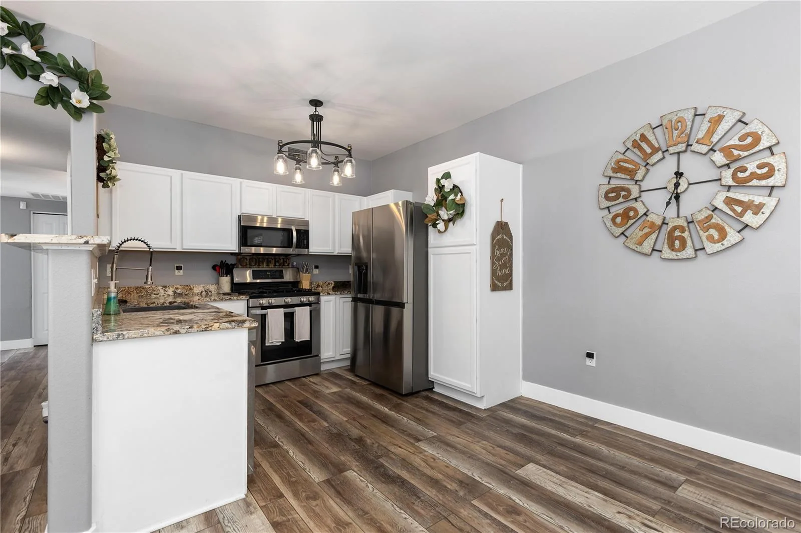 5415 S Dover Street #102 Littleton CO 80123 MLS #REC6233669 06112026172929 1600 11